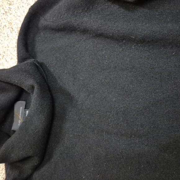 Pure Cashmere Black Turtleneck Sweater 100% Cashmere Size Large - Picture 3 of 5